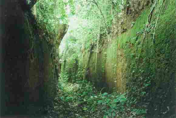 Sungbo Eredo vertical side ditch walls